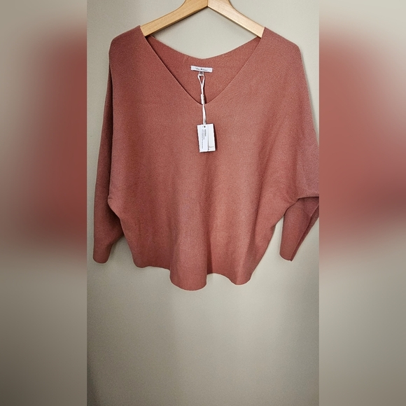 Sweaters - Vila Milano Italy V-Neck Sweater Knit Raglan Sleeve Terracotta/Rust Rayon XL